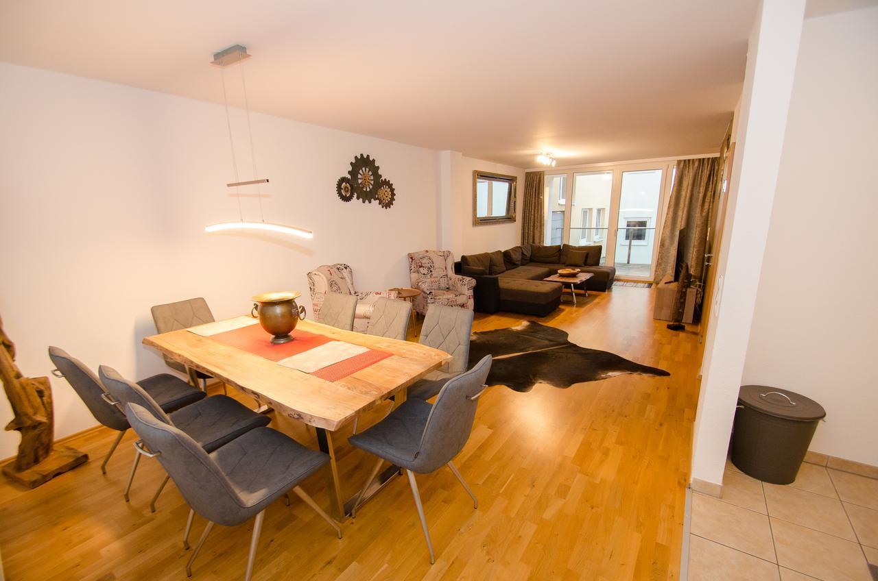 Penthouse Seven By In One *