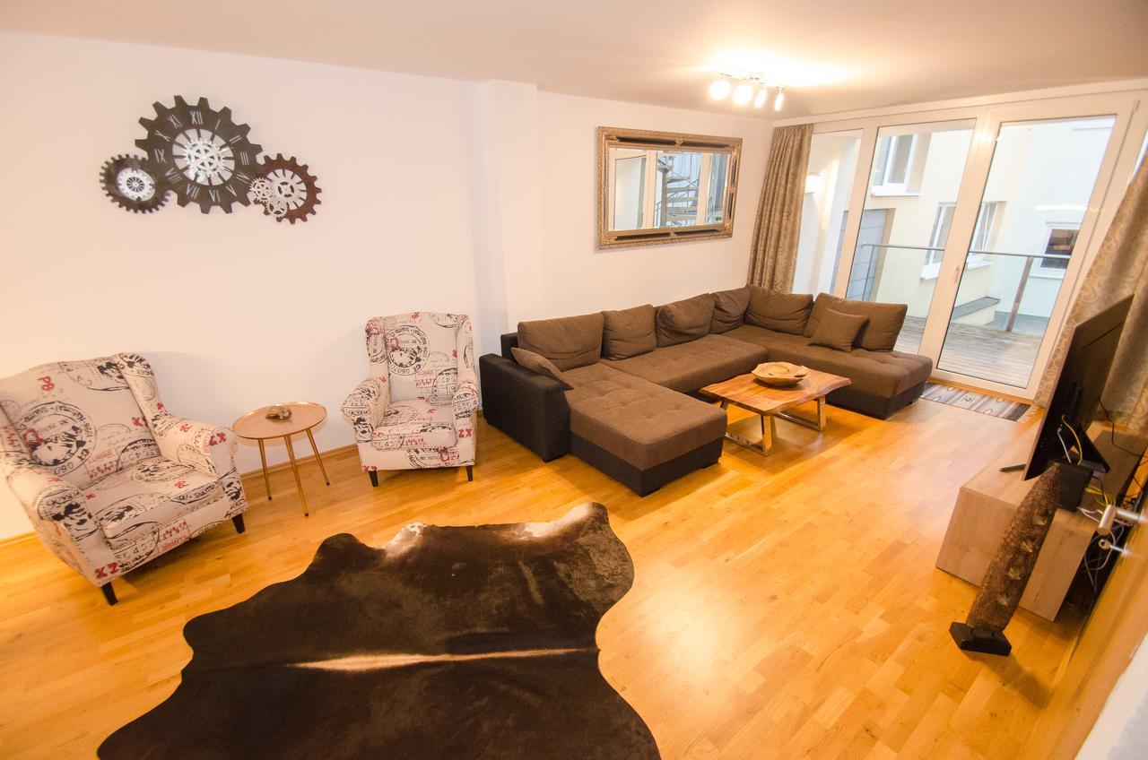 Penthouse Seven By In One Apartment *